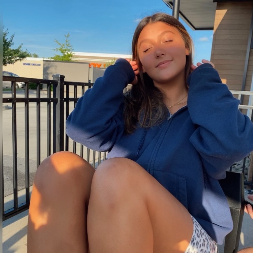 Meet your Posher, Avri